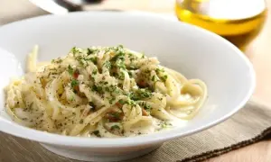 Szybkie spaghetti w sosie śmietanowym - idealne na obiad bez stresu