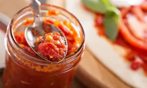 Sos do spaghetti bolognese do słoików - łatwy przepis na smakowity posiłek