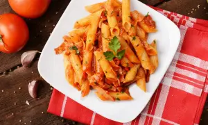 Penne all'arrabbiata: prosty przepis na pikantny makaron, który zaskoczy