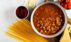 Czy sos do spaghetti można mrozić? Odkryj najlepsze praktyki przechowywania