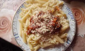 Makaron penne rigate: odkryj sekrety idealnych dań i sosów