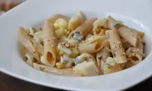 Szybkie i pyszne penne z gruszką i gorgonzolą na obiad