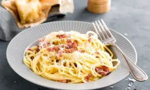 Pyszne dania z makaronem spaghetti, które zaskoczą Twoich bliskich