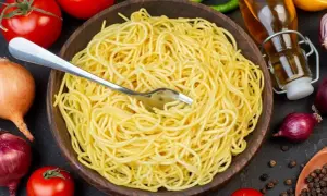 Ile czasu gotować makaron spaghetti, by uniknąć rozgotowania?