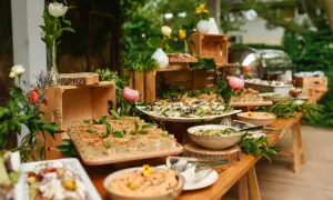 Ile kosztuje catering na 20 osób? Sprawdź ceny i opcje menu
