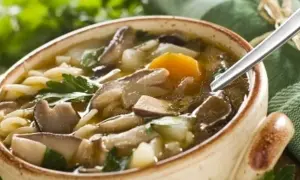 Ile gotować zupę grzybową, aby była idealnie smaczna i aromatyczna