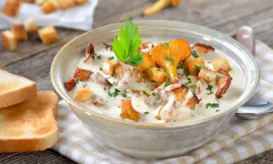 Jak zrobić zupę z kurek, aby zachwycić smakiem i aromatem