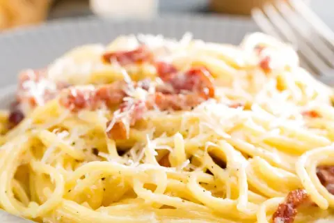 Spaghetti carbonara jak zrobić – uniknij najczęstszych błędów w przepisie