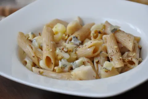 Szybkie i pyszne penne z gruszką i gorgonzolą na obiad