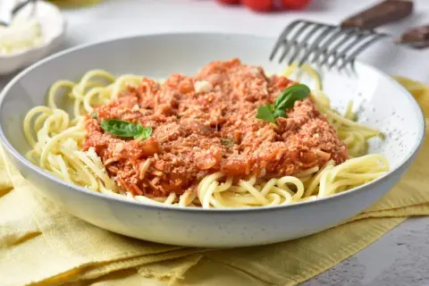 Najlepsze przepisy na wegańskie spaghetti z tofu, które pokochasz