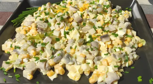 Jak ugotować pieczarki do sałatki, by zachować ich smak i jędrność