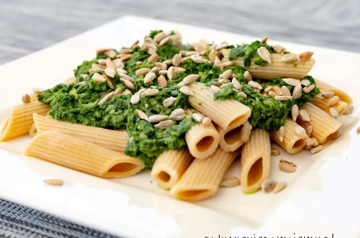 Penne konjac ze szpinakiem - zdrowy przepis na niskokaloryczny posiłek