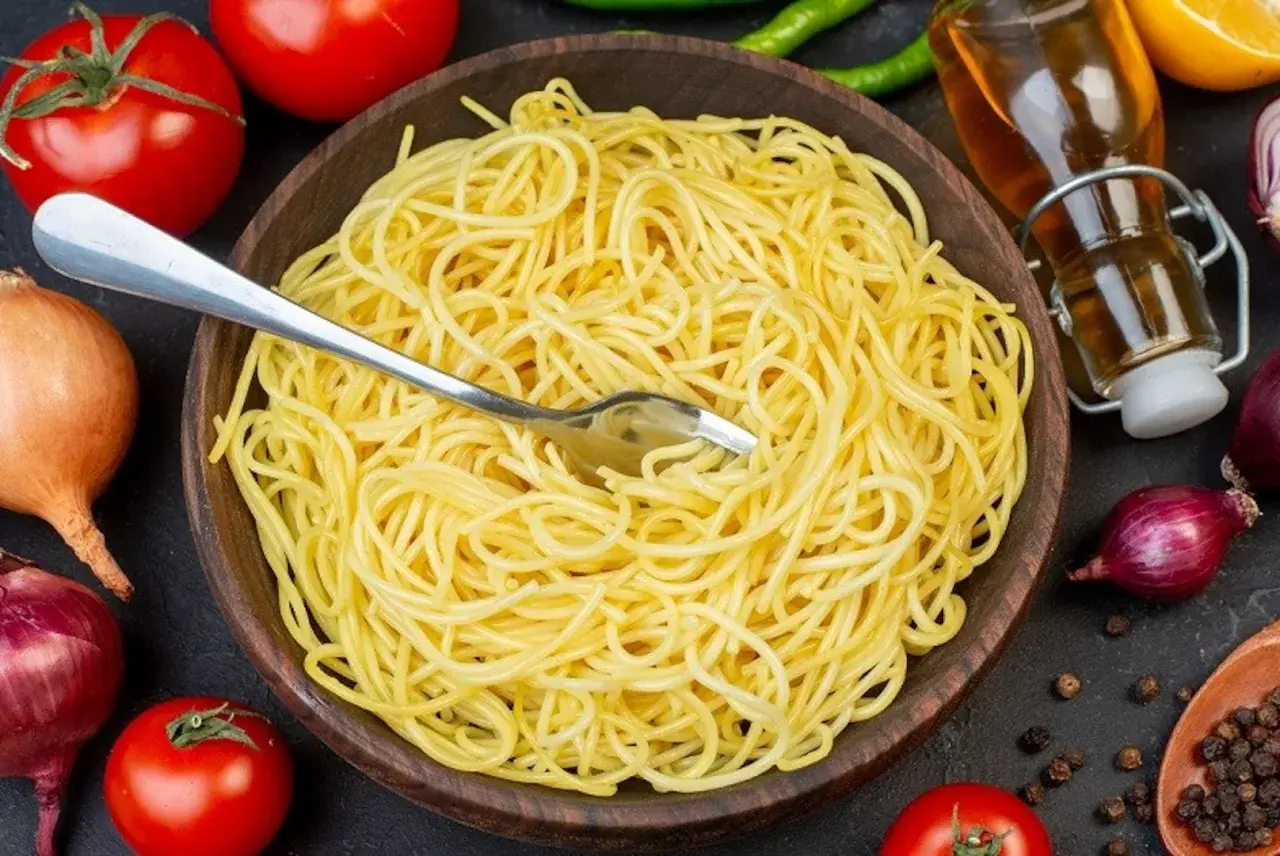 Ile czasu gotować makaron spaghetti, by uniknąć rozgotowania?
