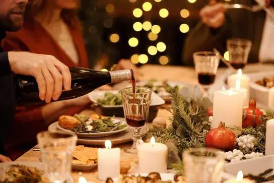 Ile kosztuje catering na wigilię? Ceny, opcje i oszczędności
