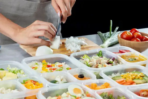 Jaki catering dietetyczny Warszawa - zdrowe posiłki na wyciągnięcie ręki