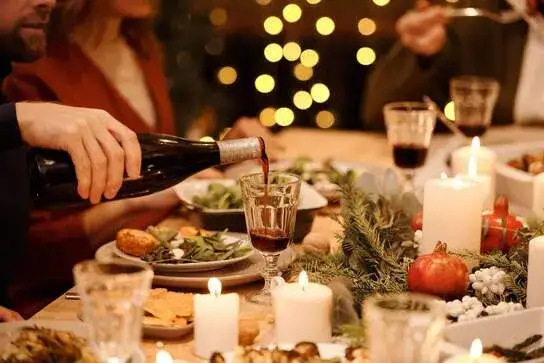 Ile kosztuje catering na wigilię? Ceny, opcje i oszczędności